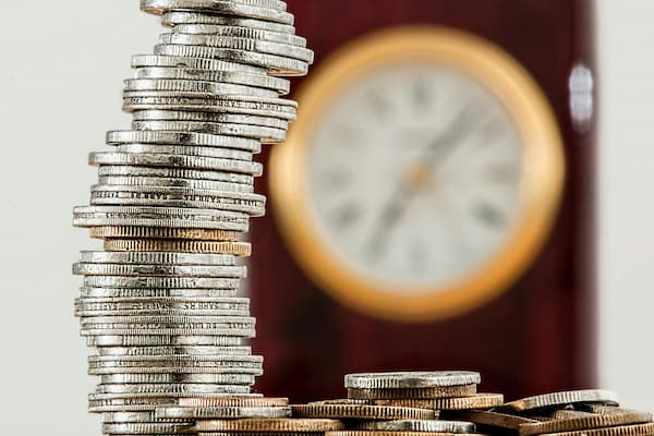 9000亿元点心债冲击：黄金波动风险几何？